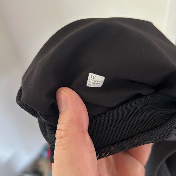 Lululemon Softstreme High-Rise Straight Leg Crop Black Size 16 - Picture 6 of 7